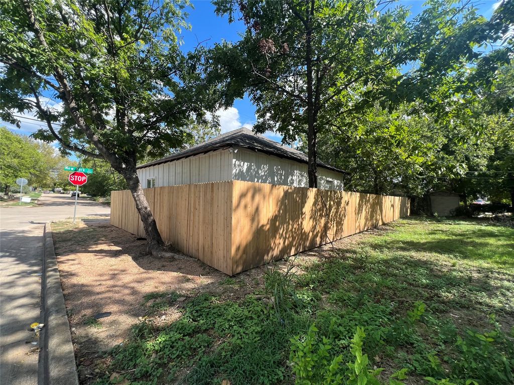 1200 New York Avenue, Fort Worth, TX 76104 — photo 2