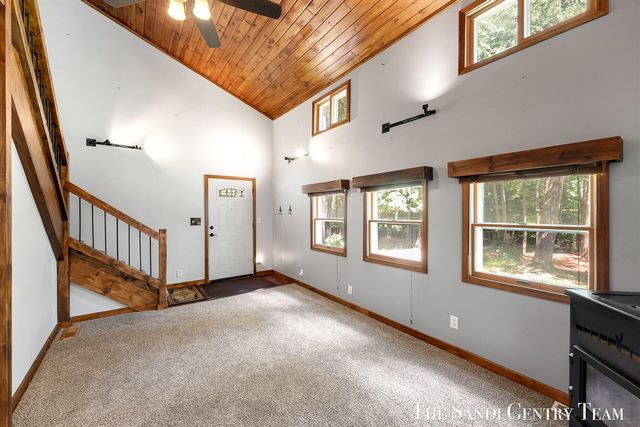 1360 E Bigelow Creek Trail, Newaygo, MI 49337
