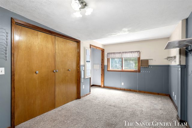 1360 E Bigelow Creek Trail, Newaygo, MI 49337