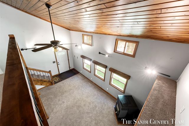 1360 E Bigelow Creek Trail, Newaygo, MI 49337
