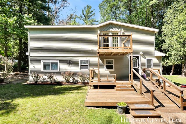 1360 E Bigelow Creek Trail, Newaygo, MI 49337