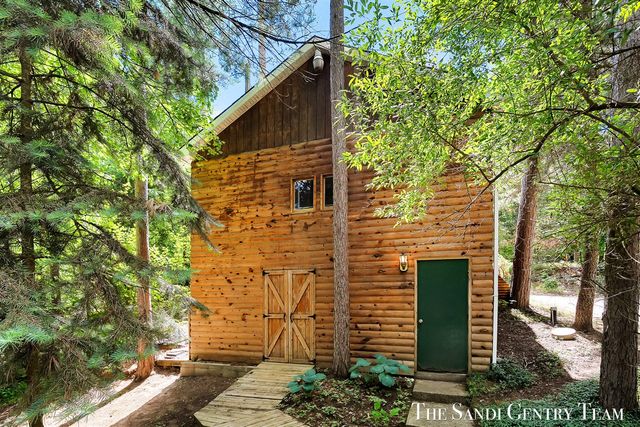 1360 E Bigelow Creek Trail, Newaygo, MI 49337