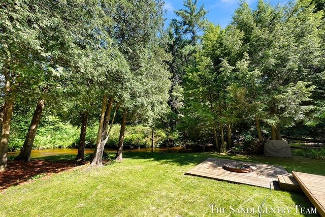 1360 E Bigelow Creek Trail, Newaygo, MI 49337