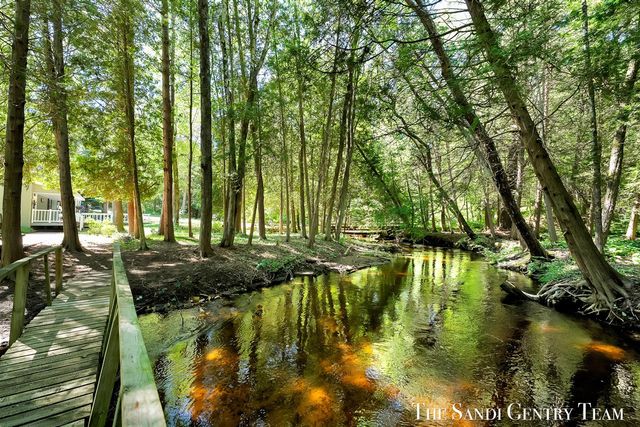 1360 E Bigelow Creek Trail, Newaygo, MI 49337