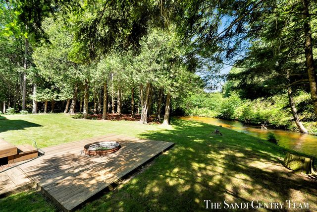 1360 E Bigelow Creek Trail, Newaygo, MI 49337