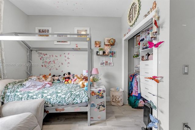 945 SW 154th Ct, Miami, FL 33194