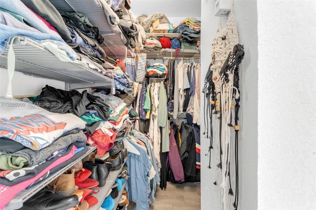 945 SW 154th Ct, Miami, FL 33194