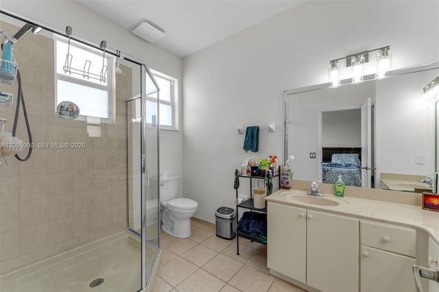 945 SW 154th Ct, Miami, FL 33194