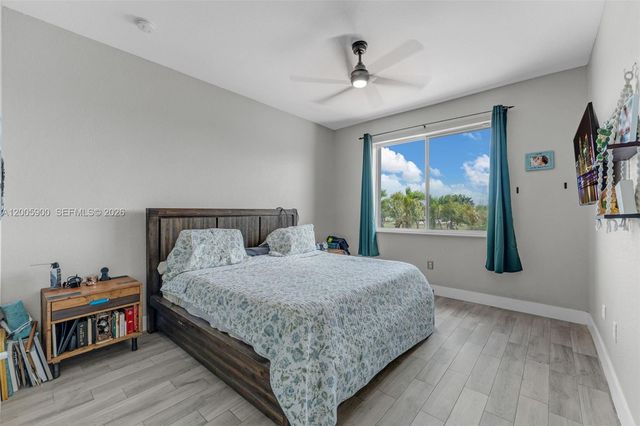 945 SW 154th Ct, Miami, FL 33194