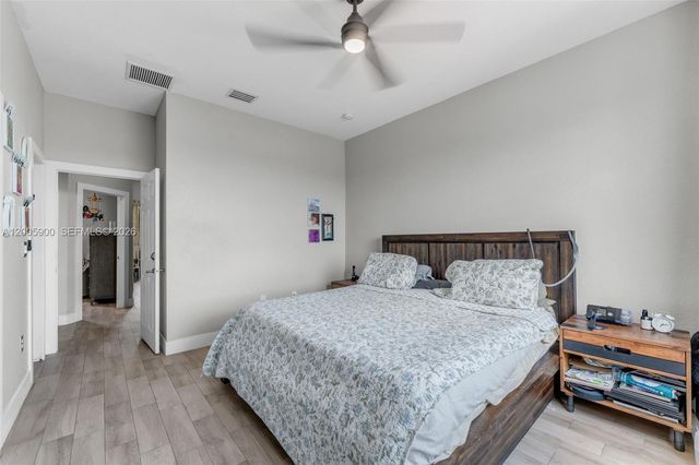 945 SW 154th Ct, Miami, FL 33194