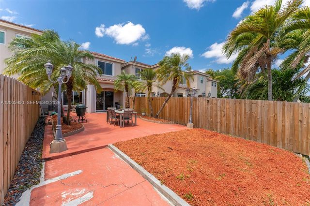 945 SW 154th Ct, Miami, FL 33194