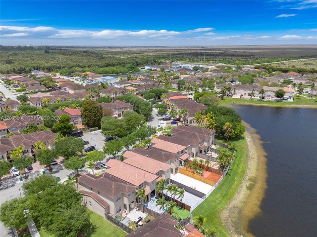 945 SW 154th Ct, Miami, FL 33194