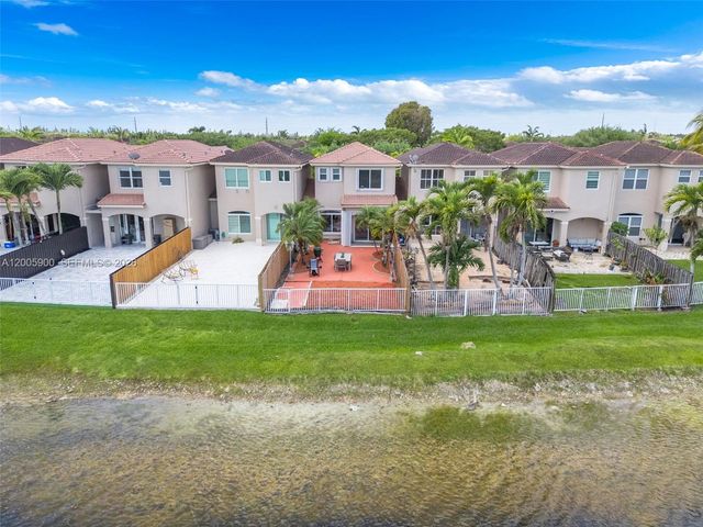 945 SW 154th Ct, Miami, FL 33194