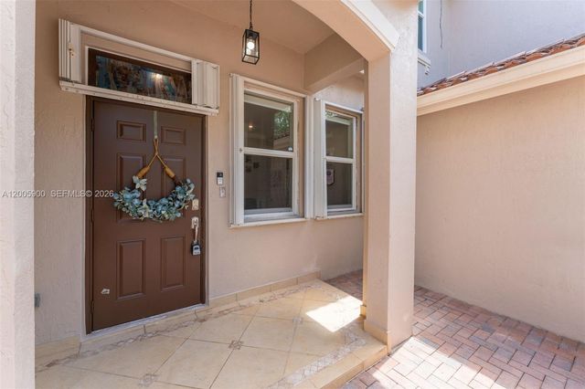 945 SW 154th Ct, Miami, FL 33194