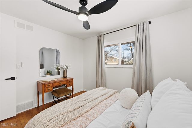 22377 Rivergate Drive, Rocky River, OH 44116