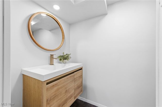 22377 Rivergate Drive, Rocky River, OH 44116