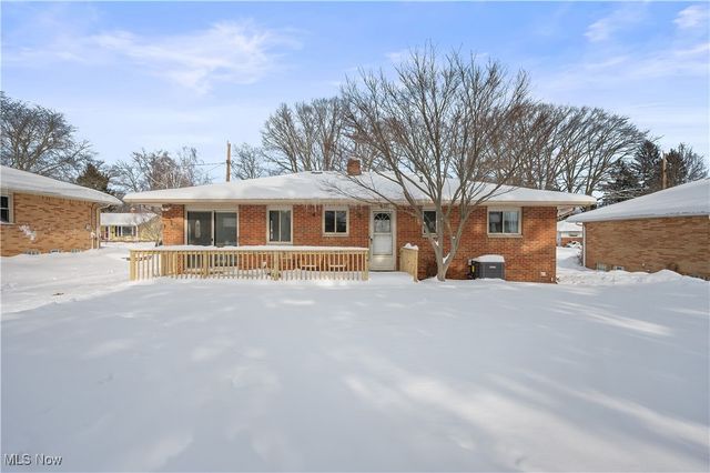 22377 Rivergate Drive, Rocky River, OH 44116