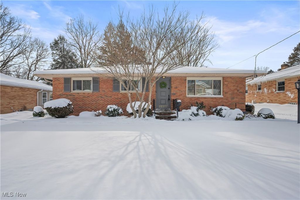 22377 Rivergate Drive, Rocky River, OH 44116