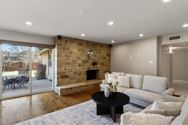 3736 Pageant Place, Dallas, TX 75244