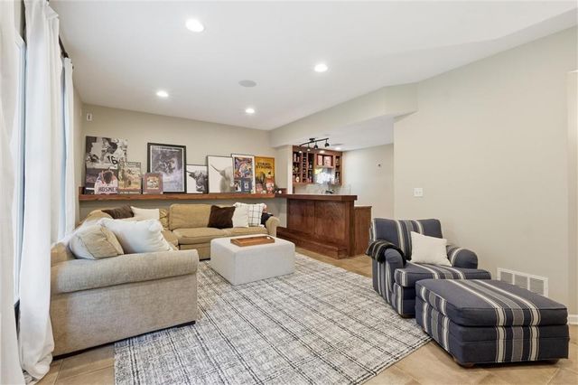 16727 Ruby Way, Basehor, KS 66007