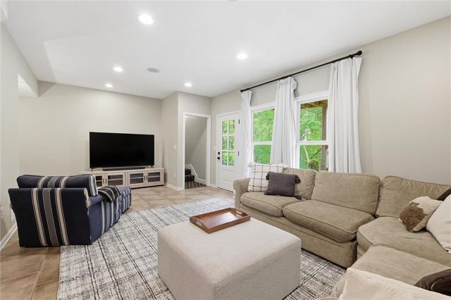 16727 Ruby Way, Basehor, KS 66007