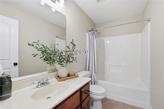 16727 Ruby Way, Basehor, KS 66007