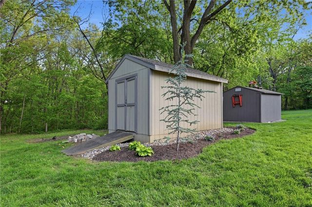 16727 Ruby Way, Basehor, KS 66007