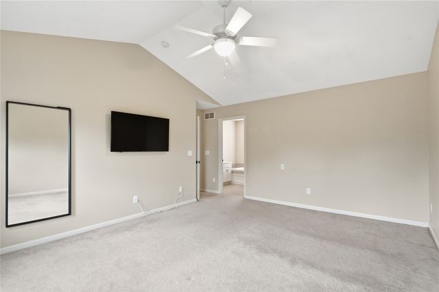 2511 Grey Wolf, Hiawatha, IA 52411