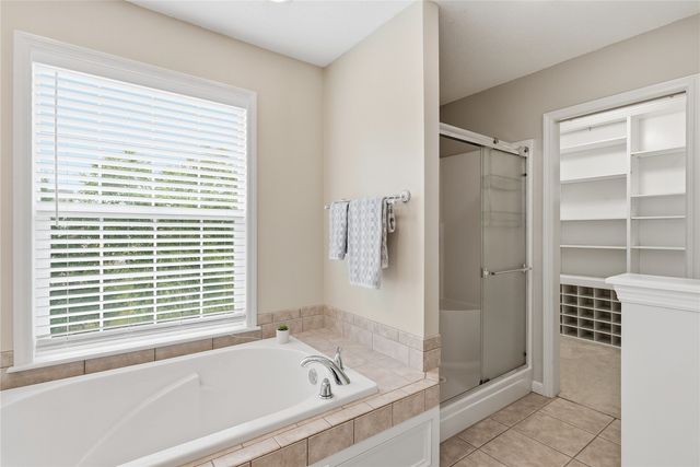 2511 Grey Wolf, Hiawatha, IA 52411