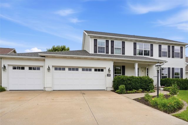 2511 Grey Wolf, Hiawatha, IA 52411
