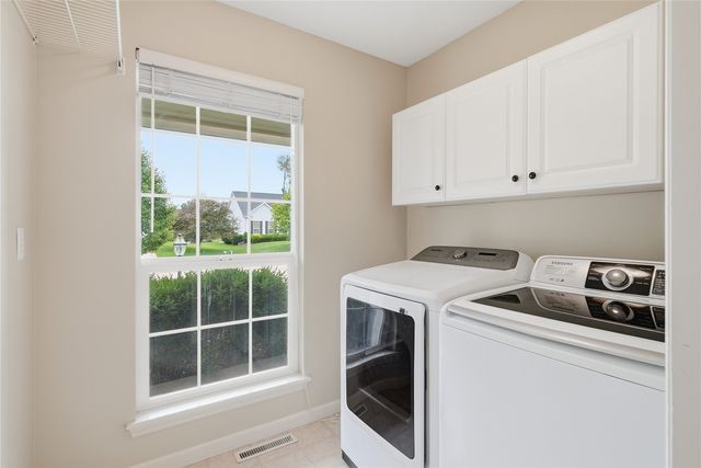 2511 Grey Wolf, Hiawatha, IA 52411