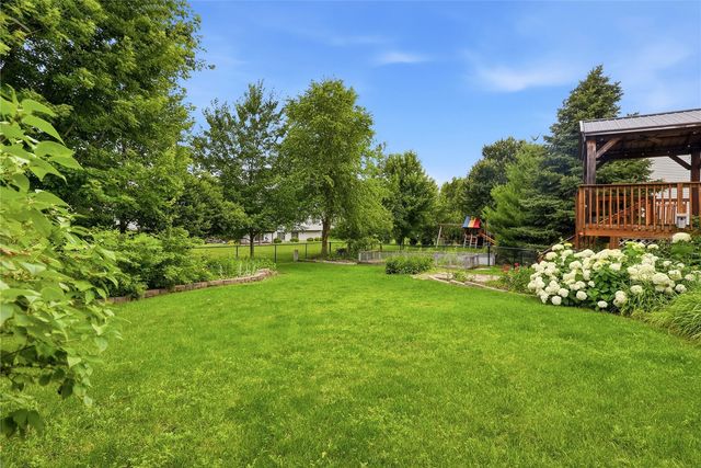 2511 Grey Wolf, Hiawatha, IA 52411