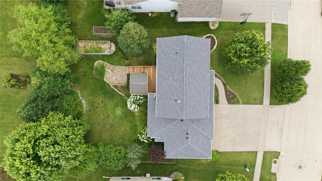 2511 Grey Wolf, Hiawatha, IA 52411