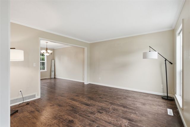 2511 Grey Wolf, Hiawatha, IA 52411