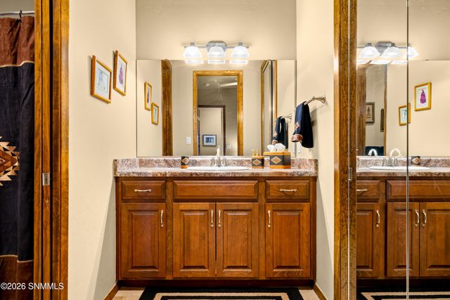 1230 City Lights Place, Las Cruces, NM 88007
