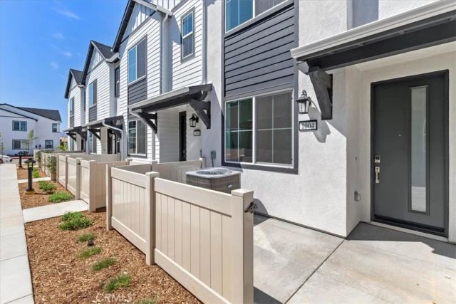 9815 Crossbay Loop 1004, Jurupa Valley, CA 92509