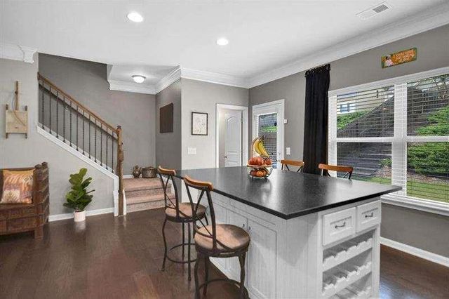 307 Lakeside Lane, Woodstock, GA 30188