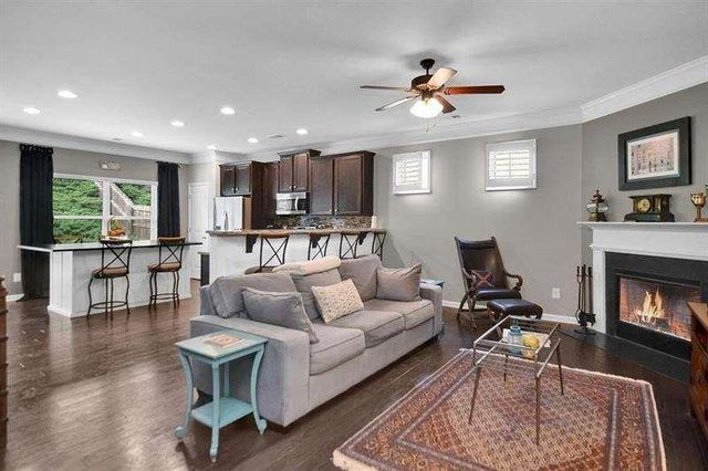 307 Lakeside Lane, Woodstock, GA 30188