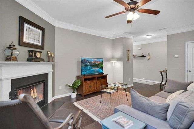 307 Lakeside Lane, Woodstock, GA 30188