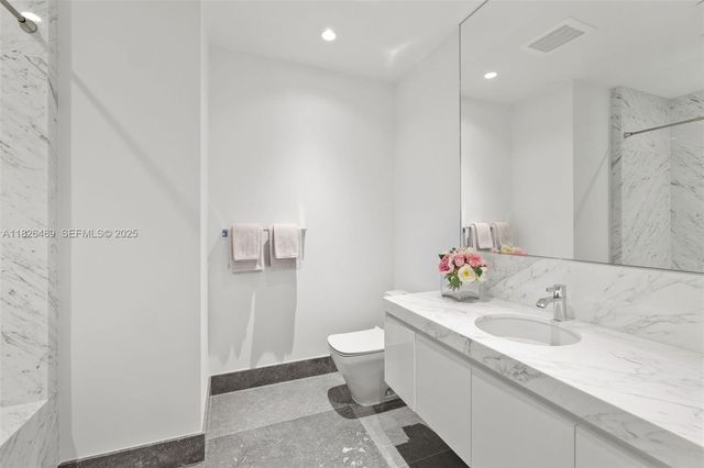 17901 Collins Avenue 3003, Sunny Isles Beach, FL 33160