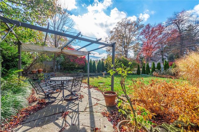 24535 Lake Road, Bay Village, OH 44140