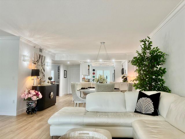 5778 Crystal Shores Drive 303, Boynton Beach, FL 33437