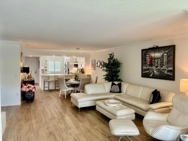 5778 Crystal Shores Drive 303, Boynton Beach, FL 33437