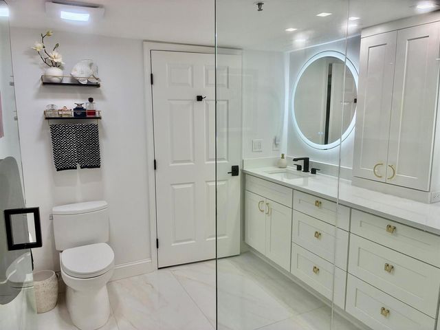 5778 Crystal Shores Drive 303, Boynton Beach, FL 33437