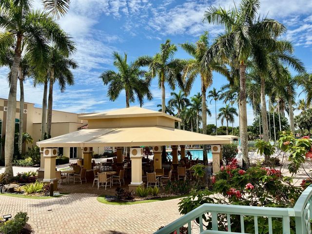 5778 Crystal Shores Drive 303, Boynton Beach, FL 33437