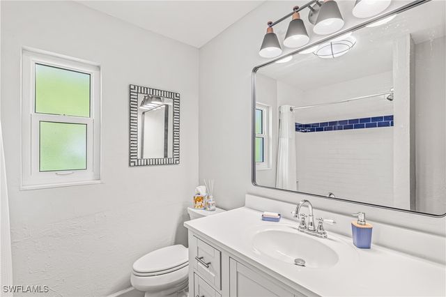 403 Grenada AVE, Naples, FL 34113