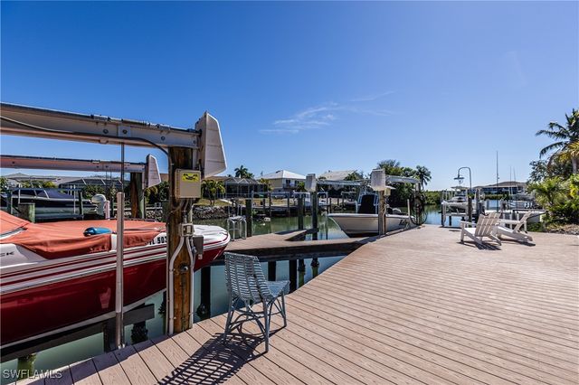 403 Grenada AVE, Naples, FL 34113