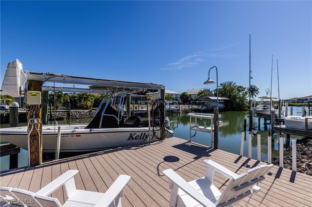 403 Grenada AVE, Naples, FL 34113