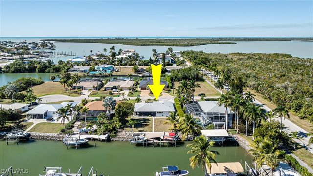 403 Grenada AVE, Naples, FL 34113