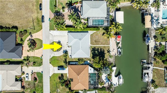 403 Grenada AVE, Naples, FL 34113